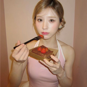 Heejin photo