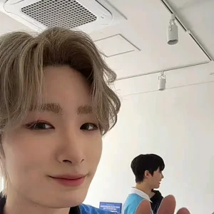 Jiseok gallery image