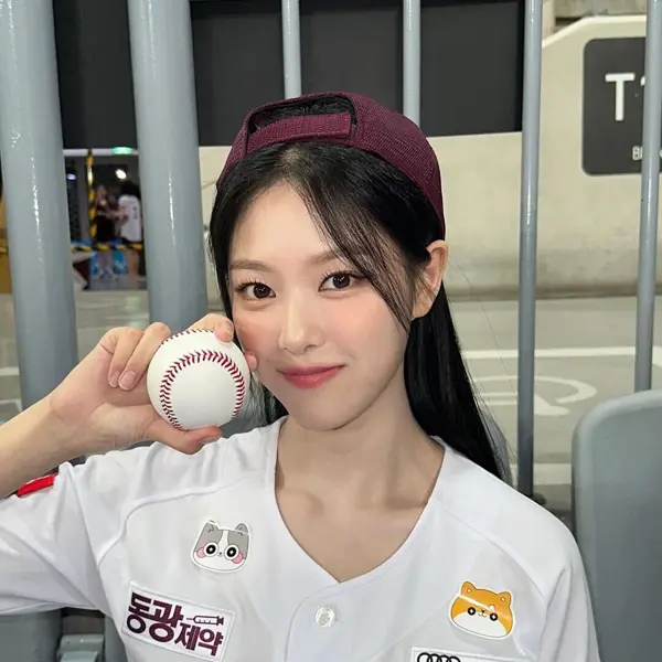 HyunJin gallery image