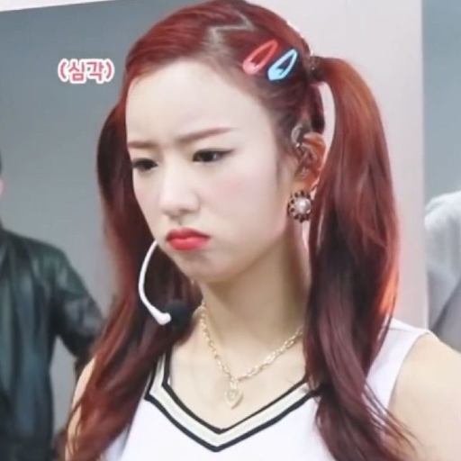Larawan sa gallery ni Bomi