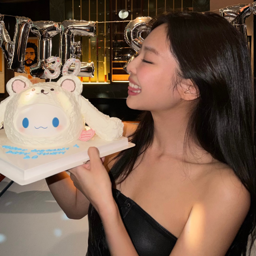 Jennie gallery image