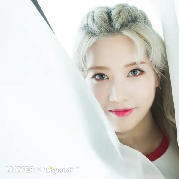 Kim Lip gallery image