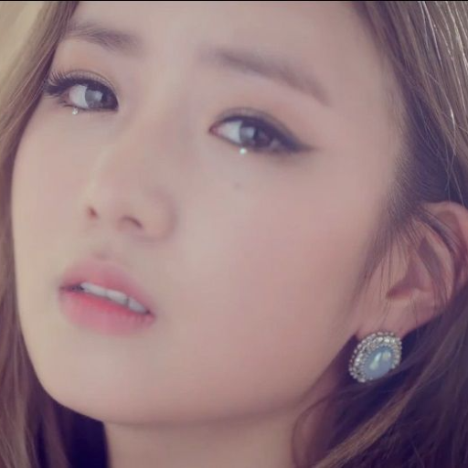 Larawan sa gallery ni Bomi