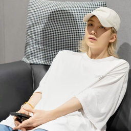 Jeonghan gallery image