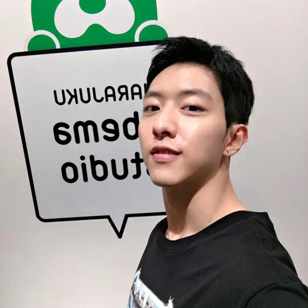 Gambar galeri Lee Jungshin
