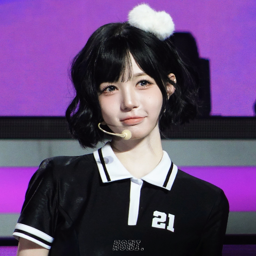 Kim ChaeWon gallery image