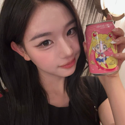 Kim ChaeYeon gallery image