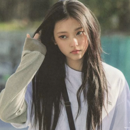 Haerin gallery image