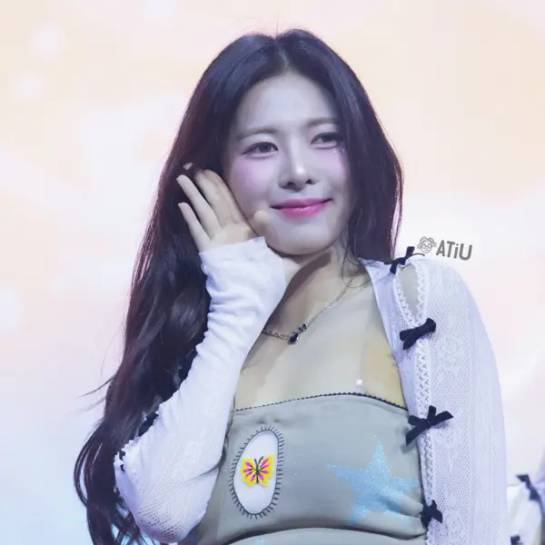 DaHyun gallery image