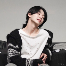 Jeonghan gallery image