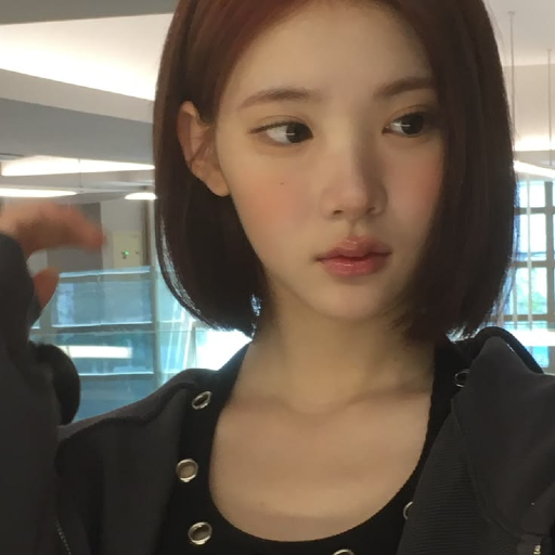 Jiwoo gallery image