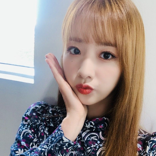 Larawan sa gallery ni Bomi