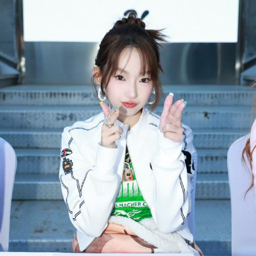 Long Yunzhu gallery image