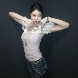 Chungha gallery image