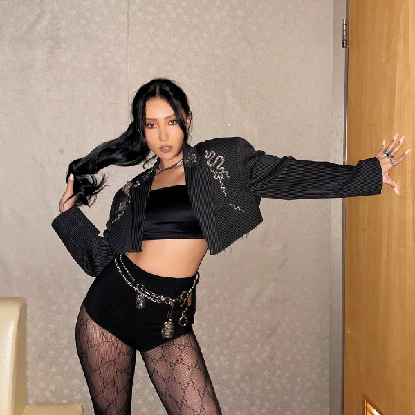 Hwasa gallery image