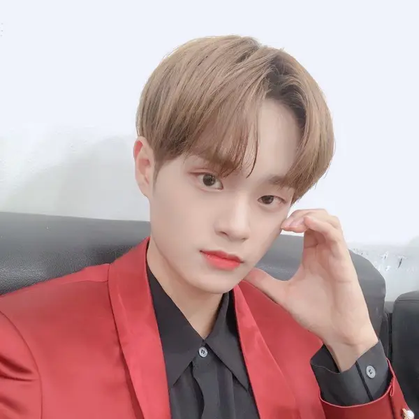 Daehwi gallery image