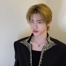 TeeTee gallery image