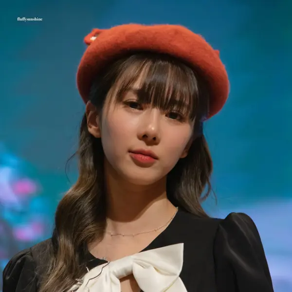 Yoohyeon gallery image