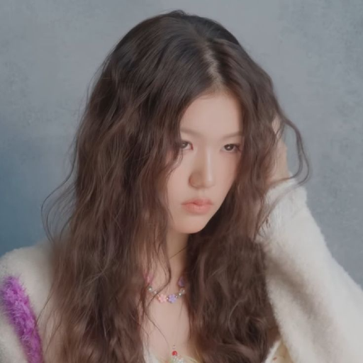 Gambar galeri Yoon Jiyoon