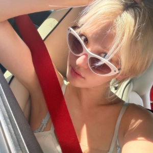 Jeon Somi gallery image