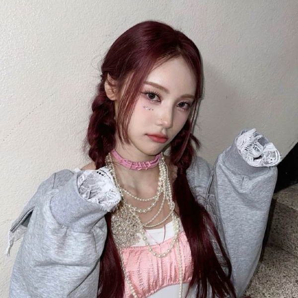 Jinsoul gallery image