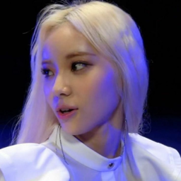 Jinsoul gallery image