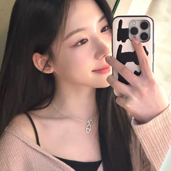 Hong Hyeju gallery image