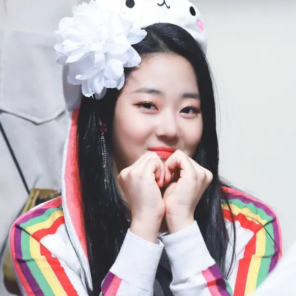 Chaerin gallery image