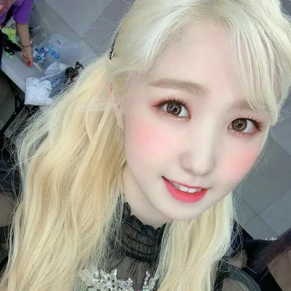 Hitomi gallery image