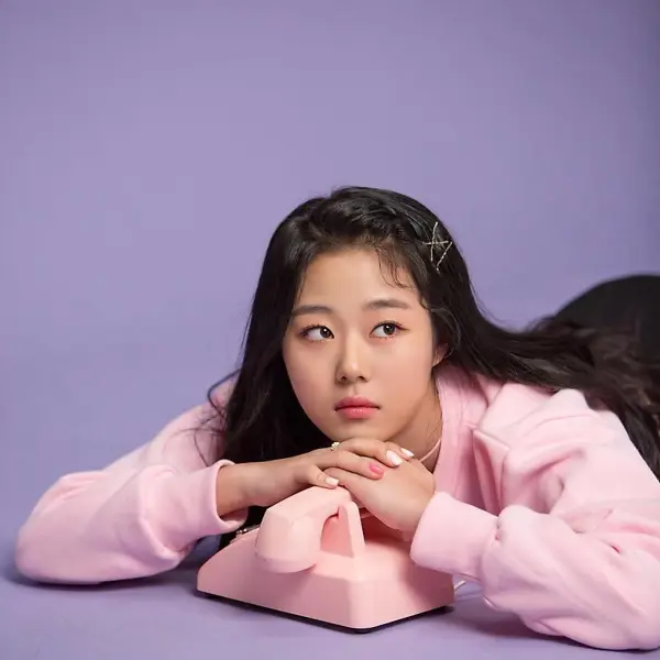 Chaerin gallery image