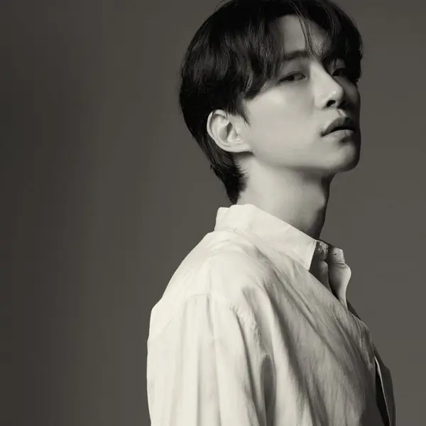 Lee Junho gallery image