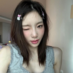 Taeyeon gallery image