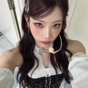 Kim Lip gallery image