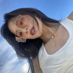 Chaeyoung gallery image