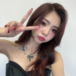 ChaeY(채이) gallery image