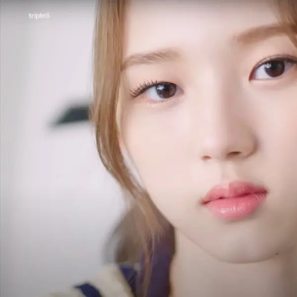 Lee JiWoo gallery image