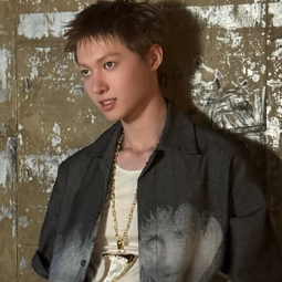 Martin gallery image