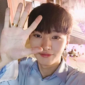 Jisung gallery image