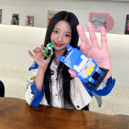 Chloe Young gallery image