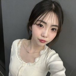 ChaeY(채이) gallery image