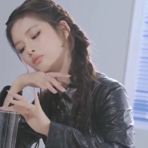 Sullyoon gallery image