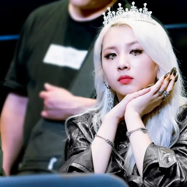 Jeon Jiwoo gallery image