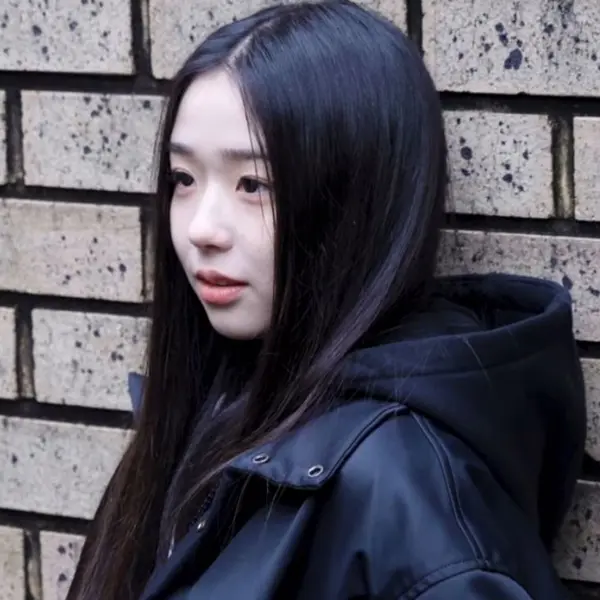 Kim ChaeWon gallery image