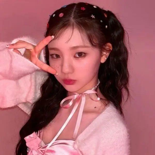 Kwak YeonJi gallery image