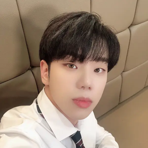 Kim Byeongkwan galerijafbeelding