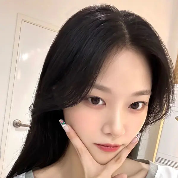 HyunJin gallery image