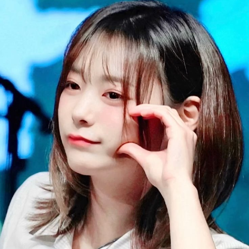 Siyeon gallery image