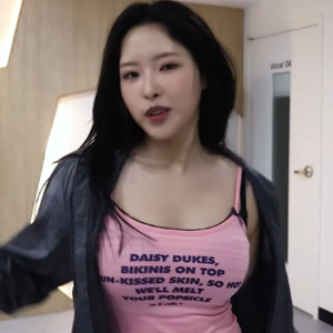 Olivia Hye gallery image