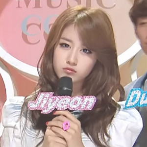 Jiyeon gallery image