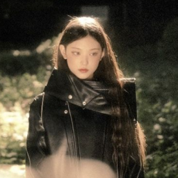 Haerin gallery image